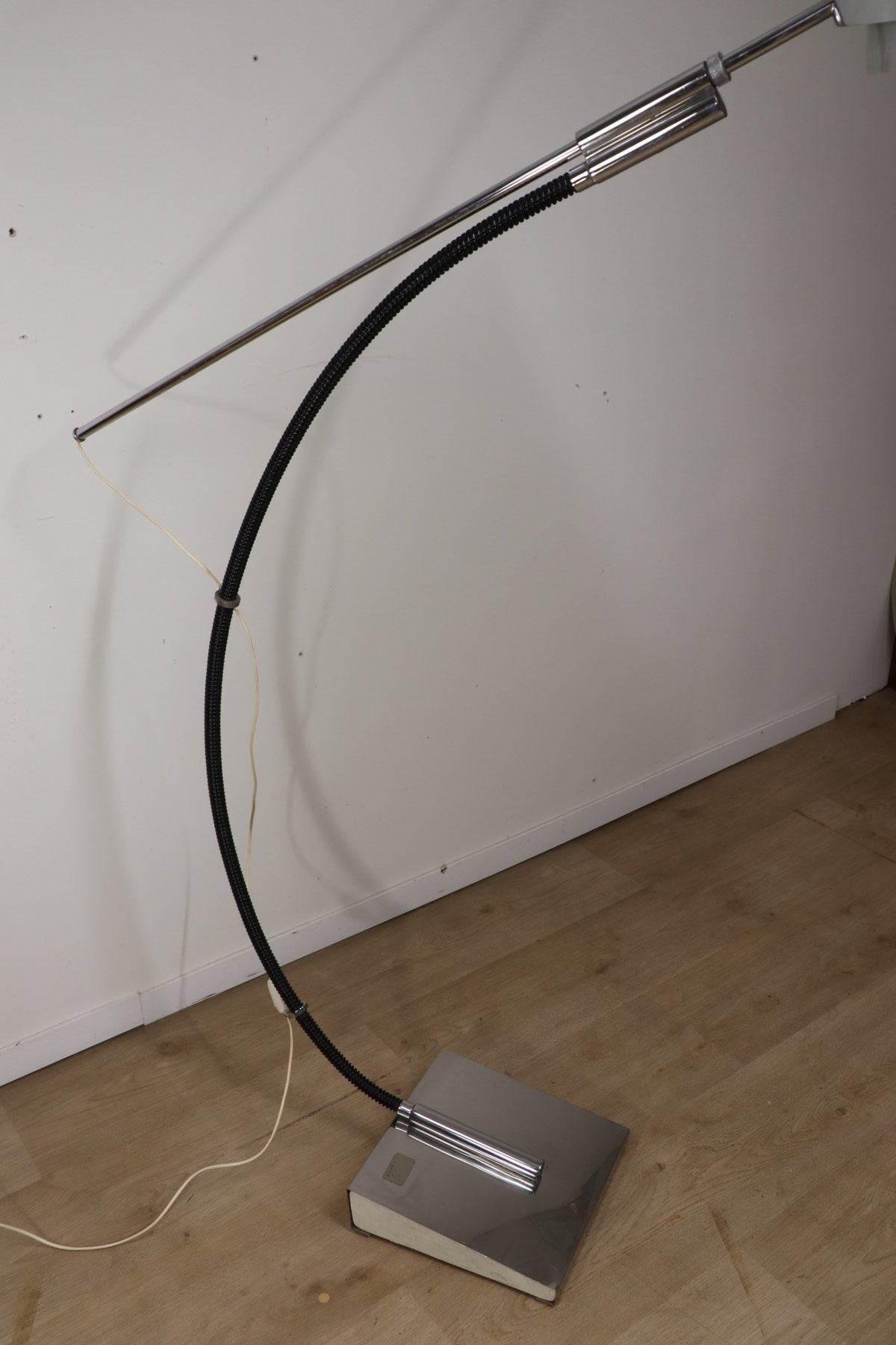 Lampadaire vintage arc à balancier en métal chromé, 1970