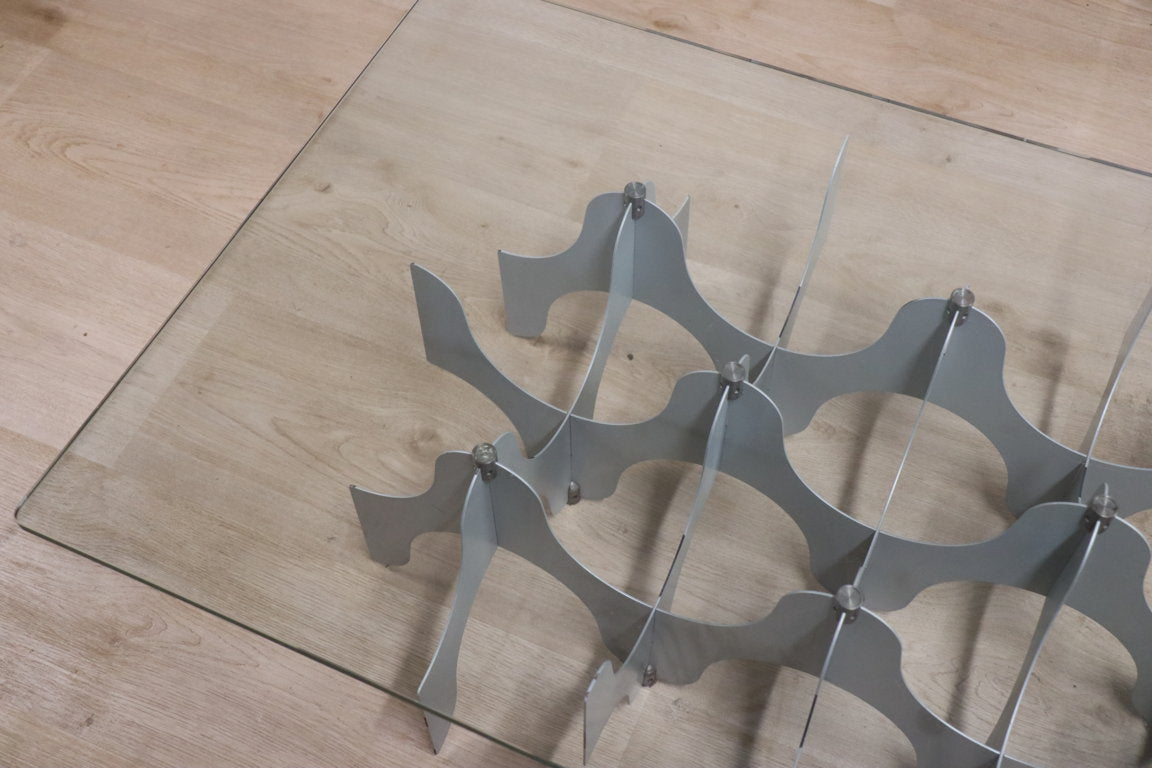 Table basse sculpturale minimaliste en métal et verre