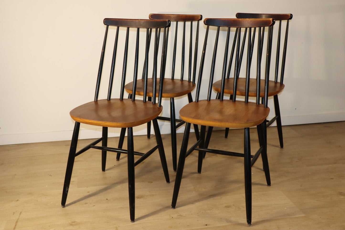 Série de 4 chaises vintage en bois, 1960