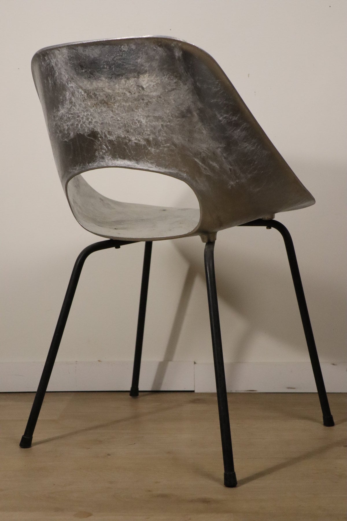 Chaise Aluminium modèle "Tulipe" de Pierre Guariche édition Steiner, 1960