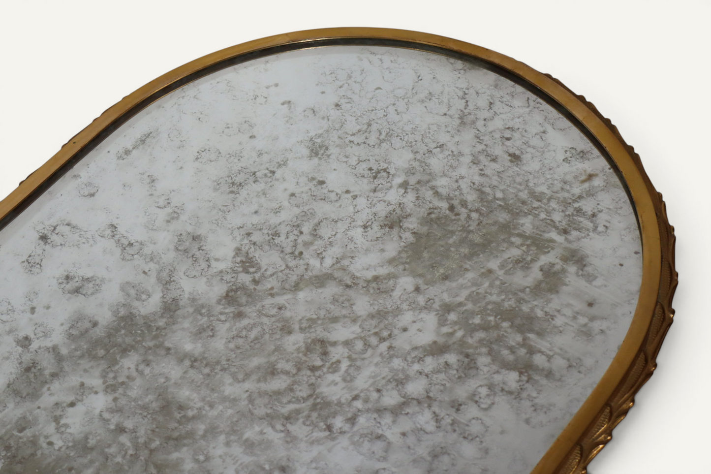 Table basse Maison Baguès en bronze doré et miroir vieilli – Années 1950
