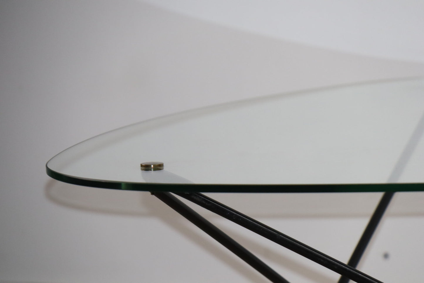 Table basse “Jasmin” par Florent Lasbleiz – édition Airborne, années 50