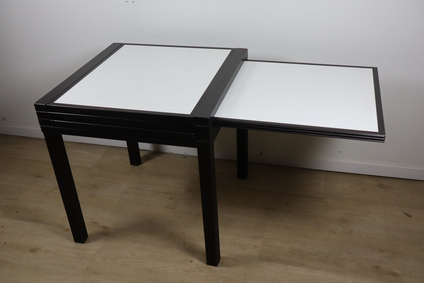 Table modulable bi-colore Bernard Vuarnesson - Années 80
