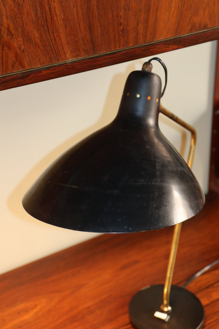 Lampe de bureau vintage en laiton et métal laqué noir, 1950