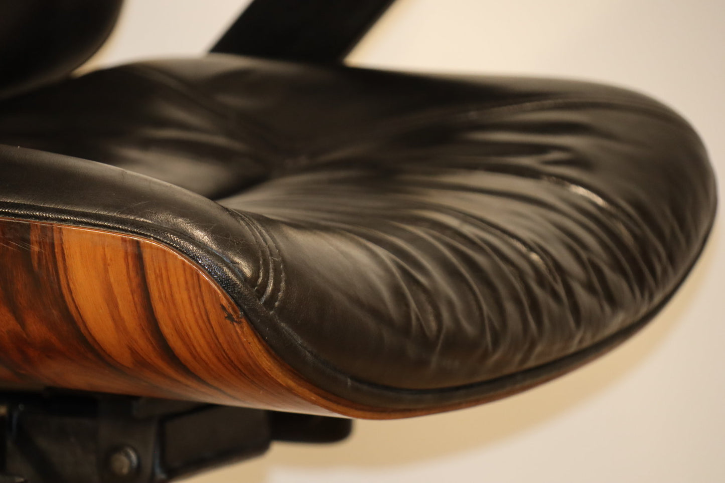 Fauteuil de bureau vintage en skaï et bois - 1970