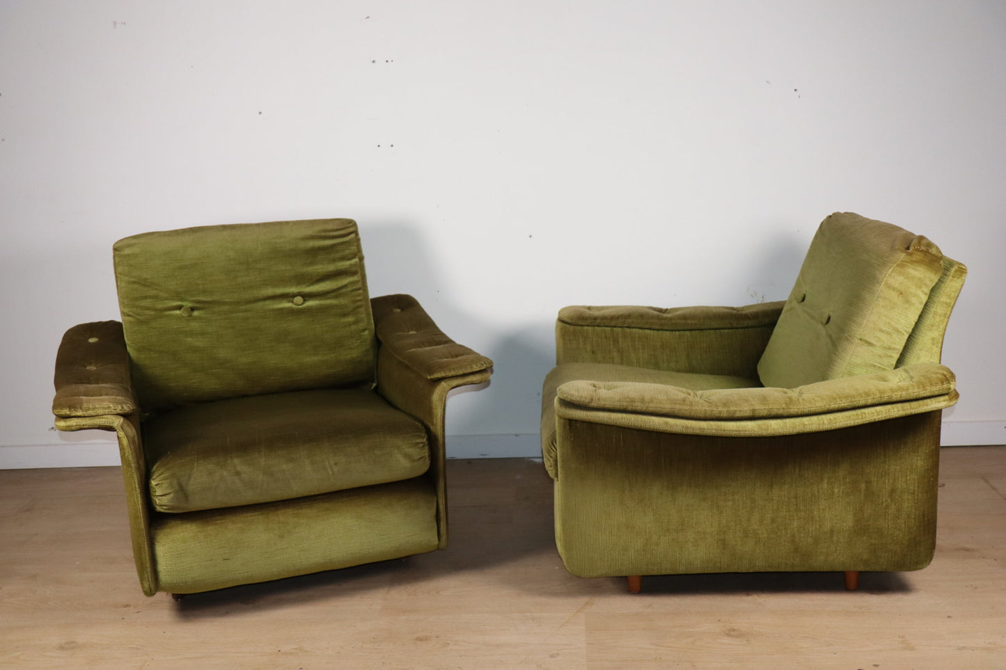 Paire de fauteuils vintage en velours – Années 60