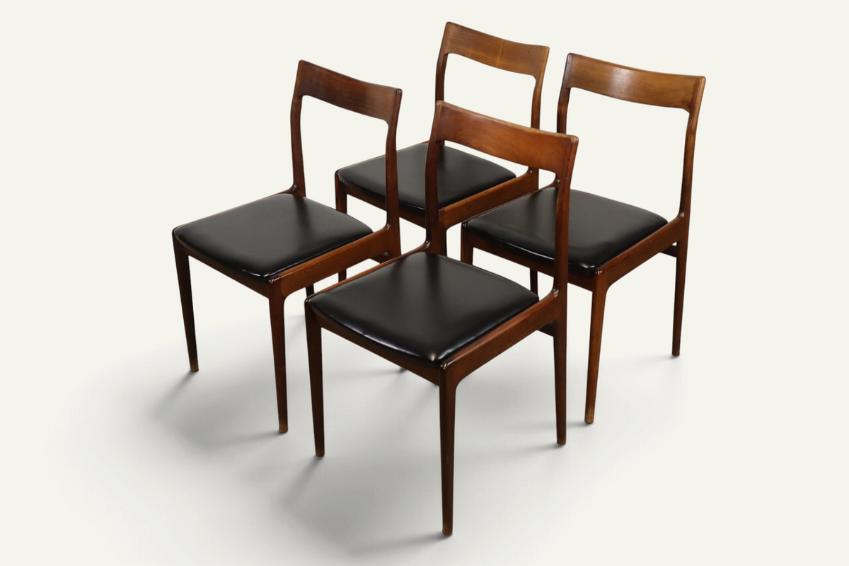 Série de 4 chaises vintage en teck et skaï noir – années 1960