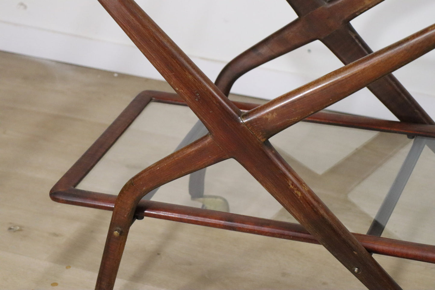 Desserte roulante vintage en bois et verre, 1960