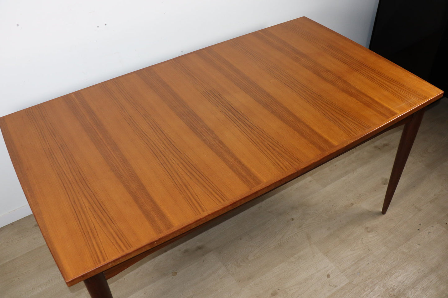 Table de repas scandinave extensible en teck – années 60