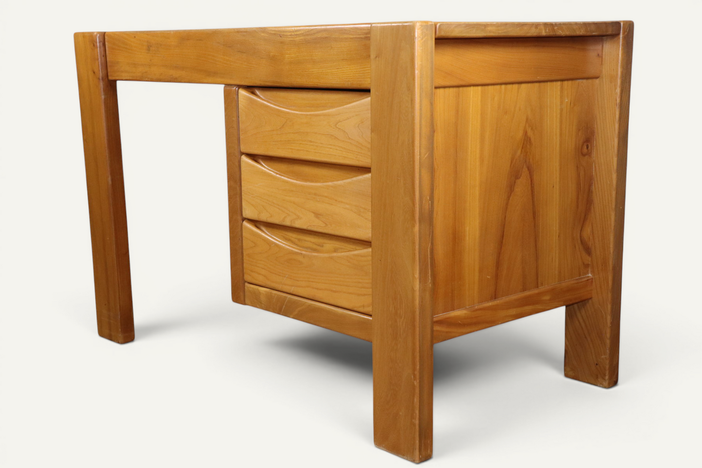 Bureau Regain en orme massif – Années 1970