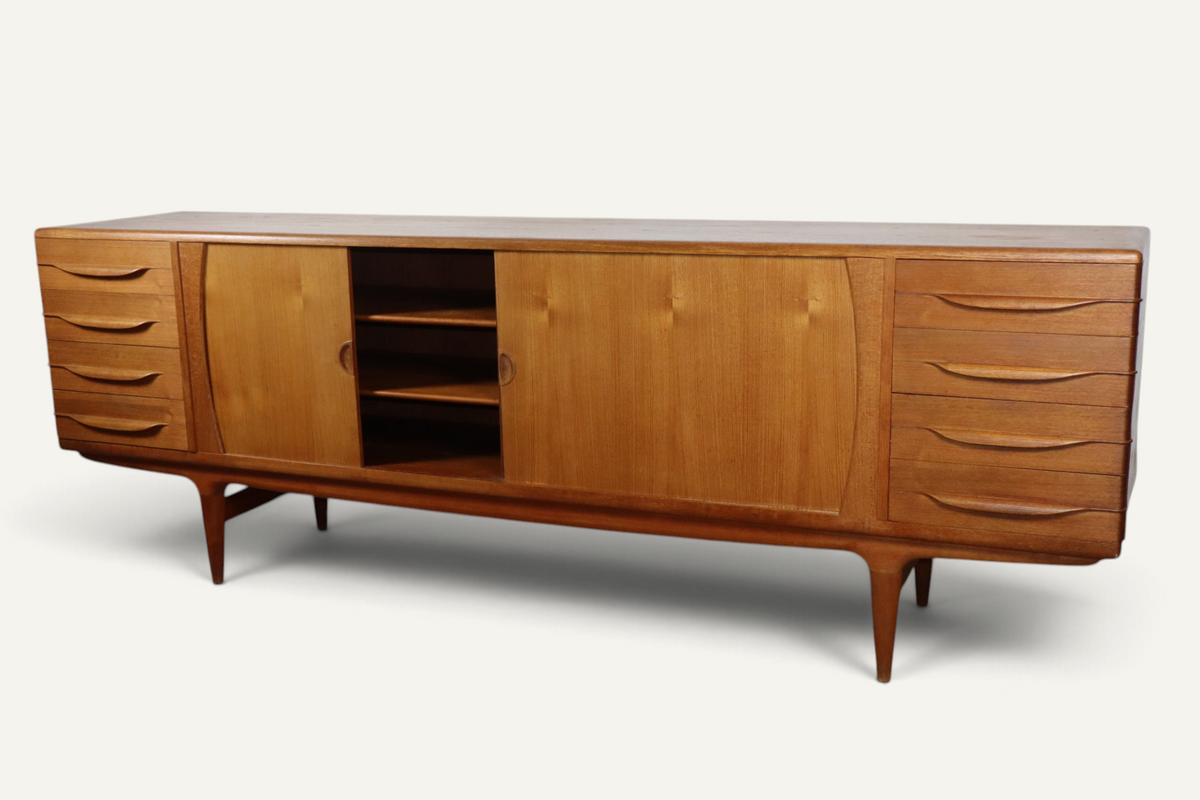 Enfilade scandinave en teck par Johannes Andersen pour Samcom – Années 60