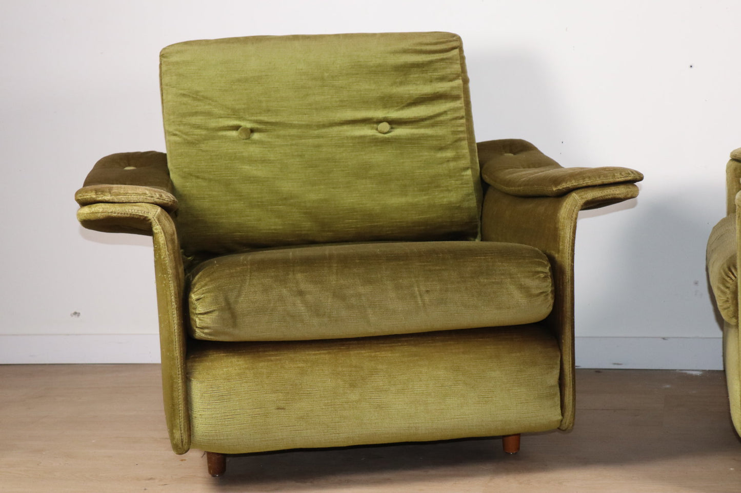 Paire de fauteuils vintage en velours – Années 60