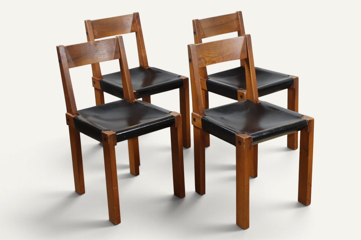 Série de 4 chaises S24 de Pierre Chapo – Orme massif et cuir noir – 1970