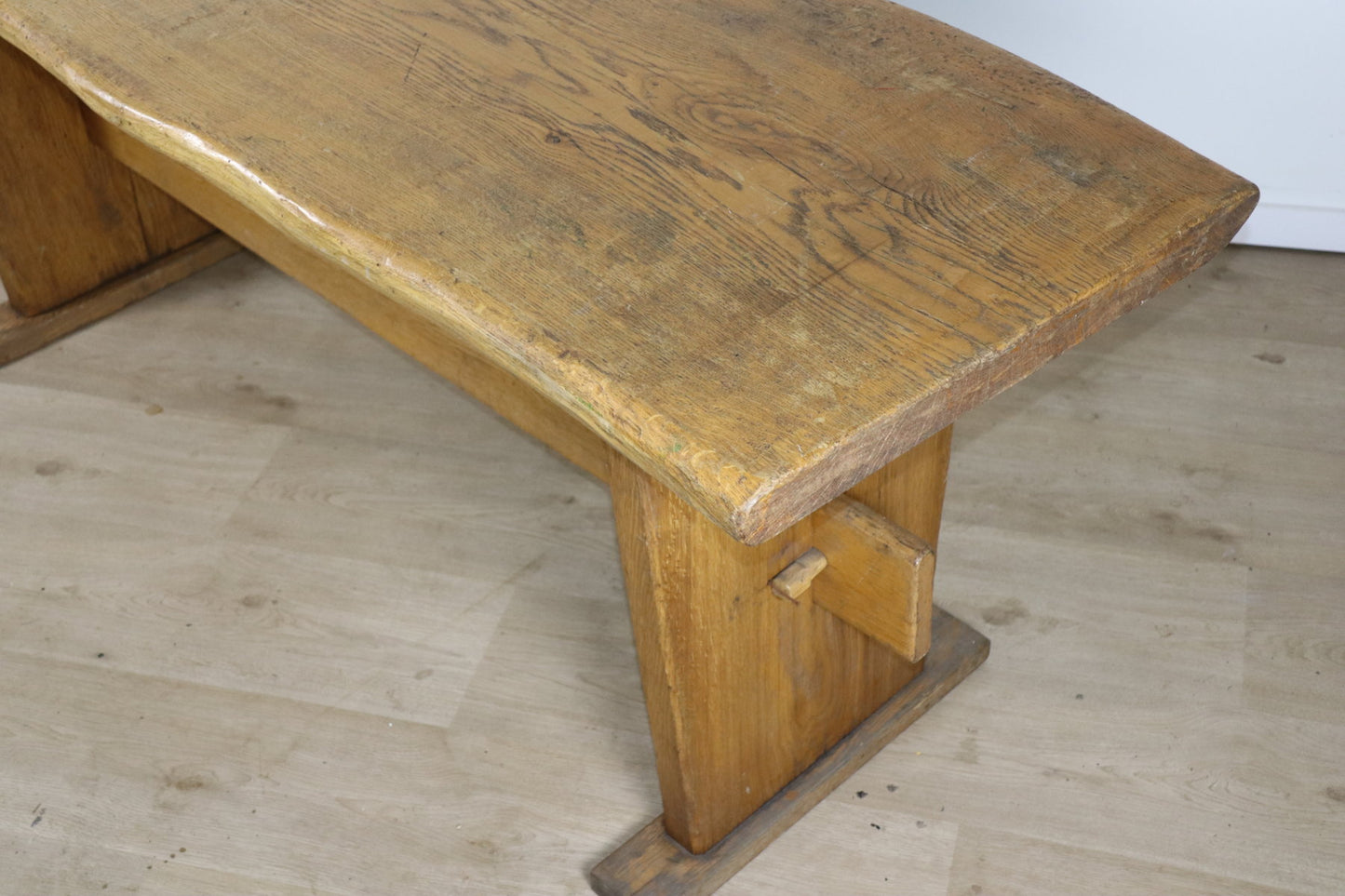 Table de repas brutaliste en bois massif - Années 50/60