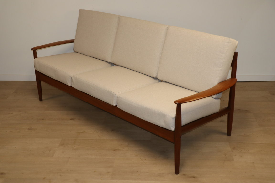 Canapé scandinave par Grete Jalk édition France & Son, 1960