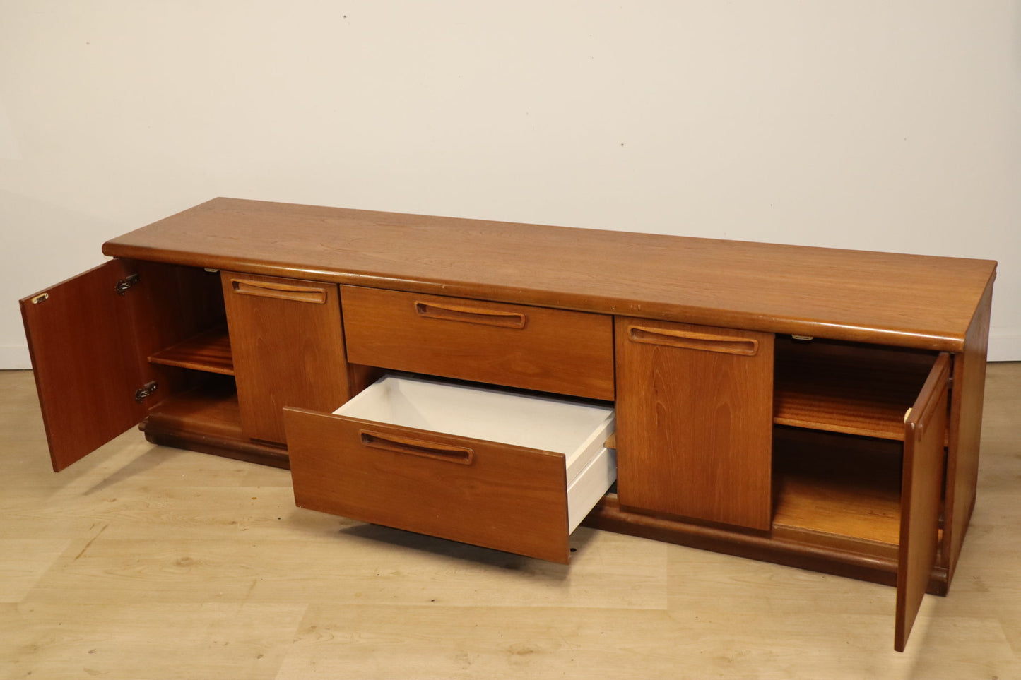 Enfilade basse Meredew en teck, 1960