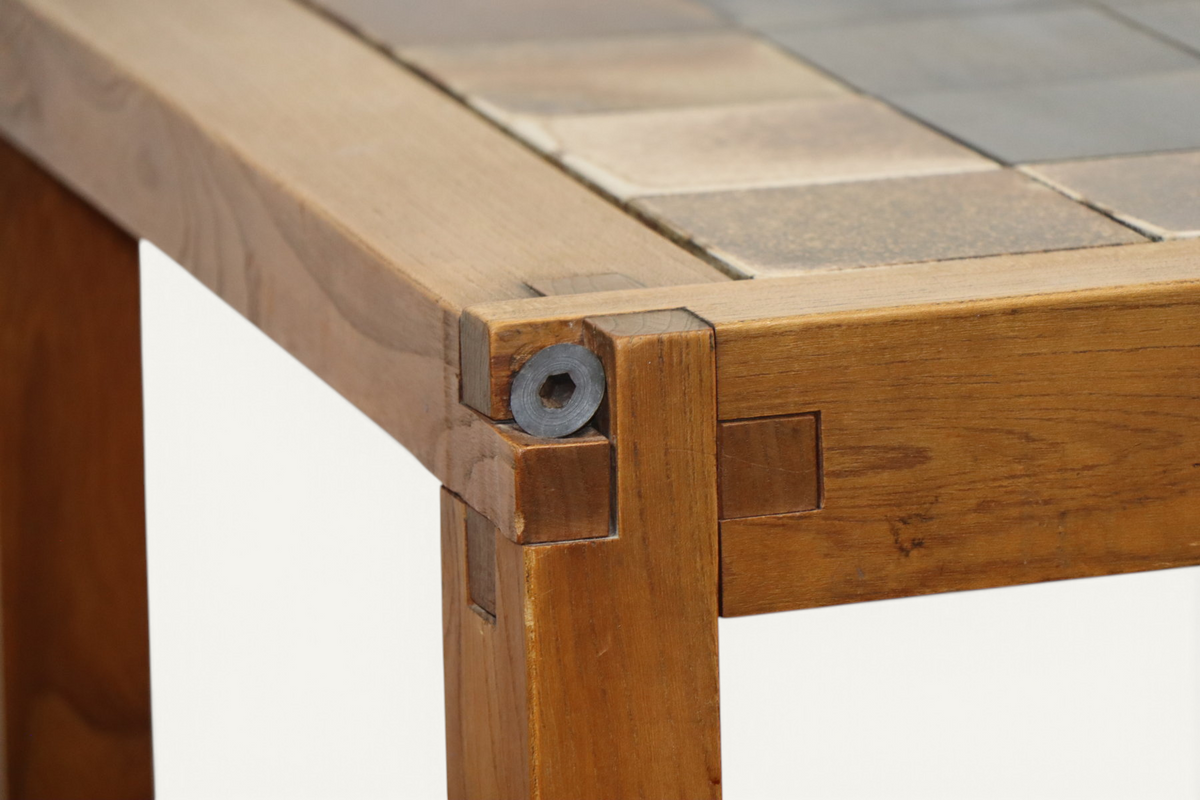 Table basse de Pierre Chapo en orme massif et céramique – vers 1960