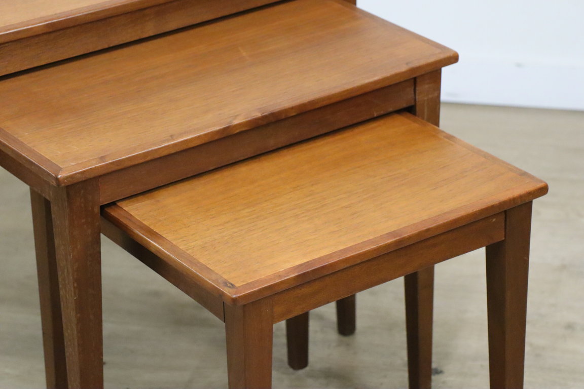 Tables gigognes scandinave "Kvalitet Form Funktion" en teck, 1960