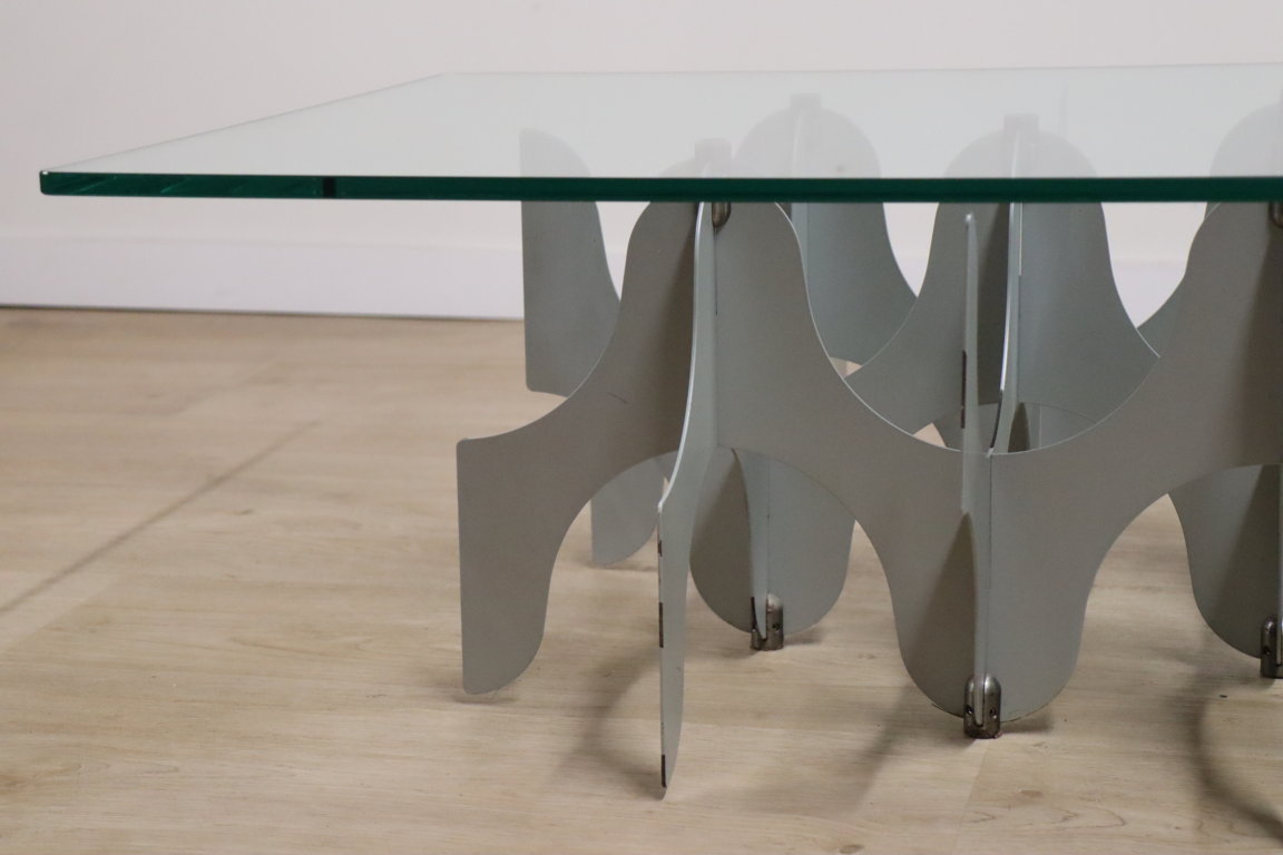 Table basse sculpturale minimaliste en métal et verre