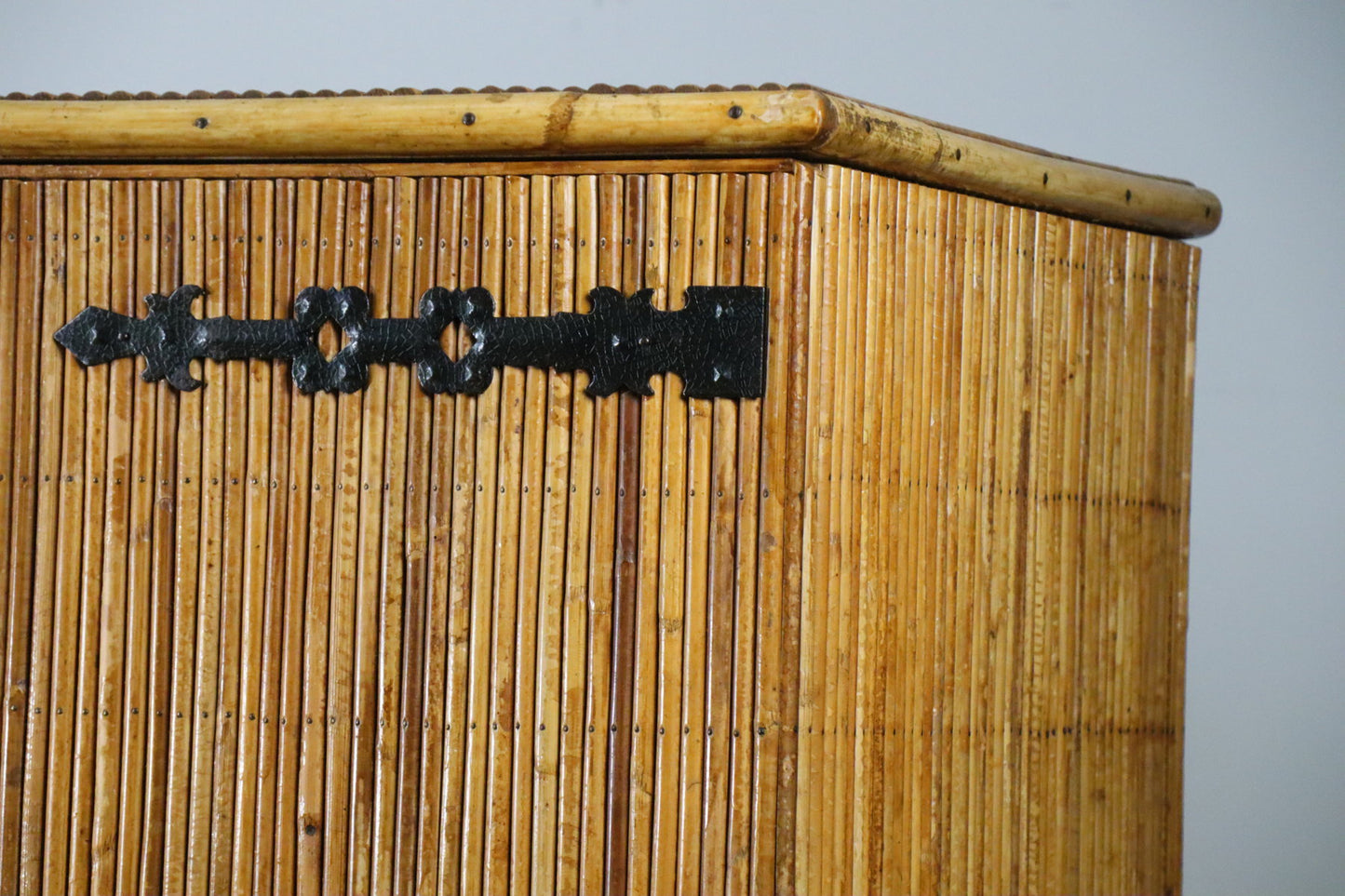 Buffet vintage en rotin tressé – 1960