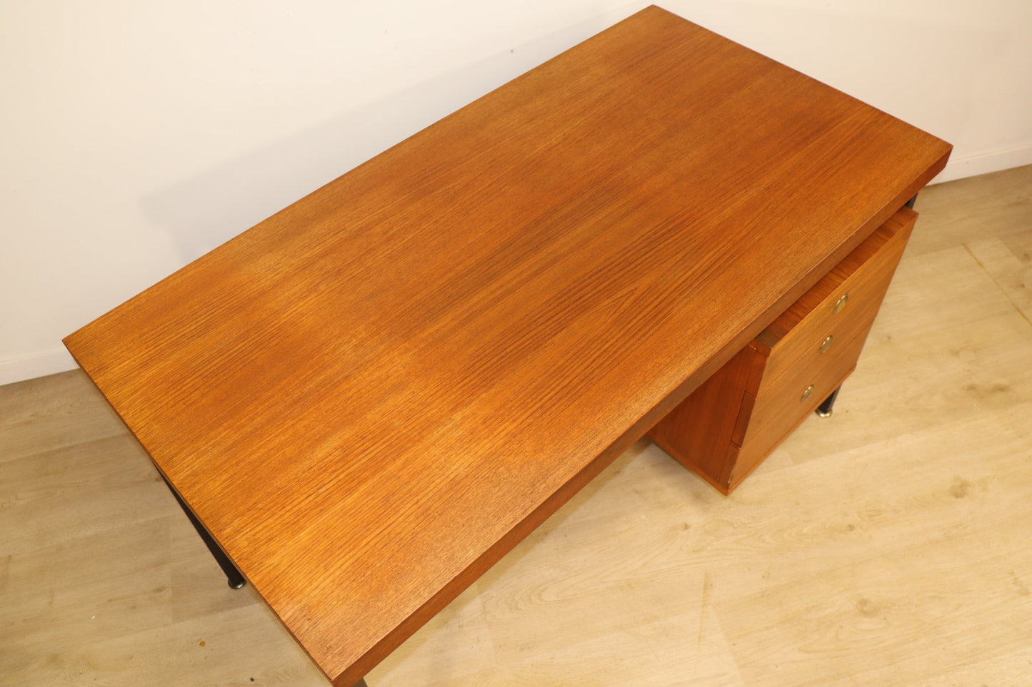 Bureau vintage en teck & métal – années 60